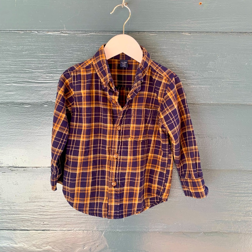 GAP Plaid Flannel Button-Down Shirt